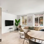 Center, Light & Modern
