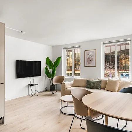 Center, Light & Modern