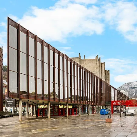 Center, Light & Modern * Bergen