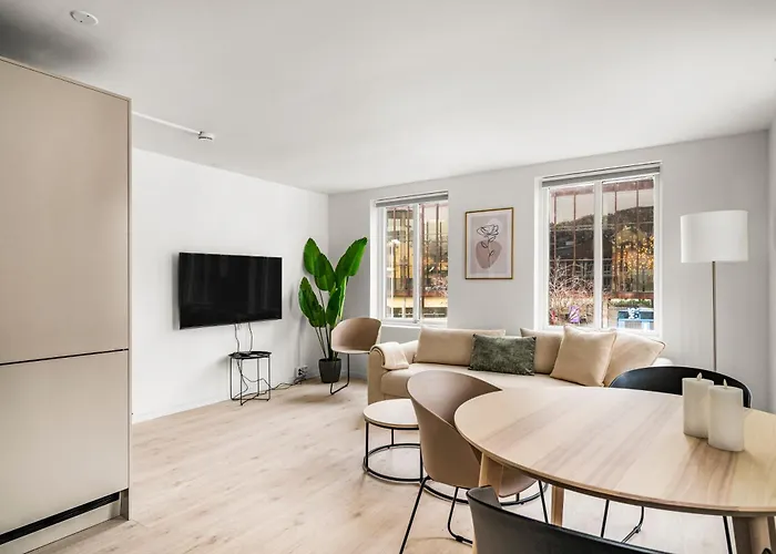 Center, Light & Modern